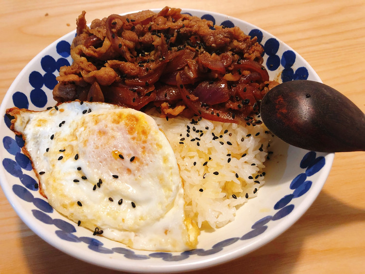 十分钟搞定超美味日式快餐——洋葱肥牛饭的做法