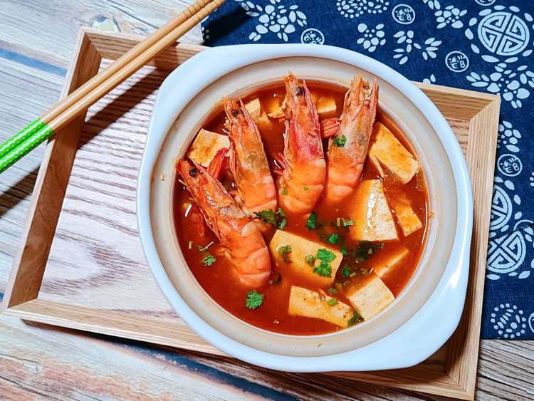 韩式鲜虾豆腐煲的做法
