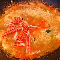 #春季食材大比拼#海鲜辛拉面的做法图解4