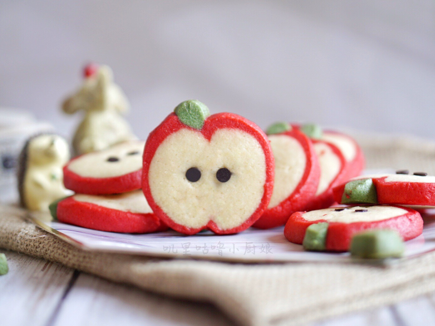 Kawaii red apple cookie
