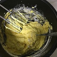 #豆果美食六周年生日快乐#纸杯蛋糕的做法图解2