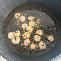 虾仁菌菇汤的做法图解6