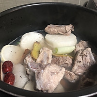 萝卜香菇排骨汤的做法图解4
