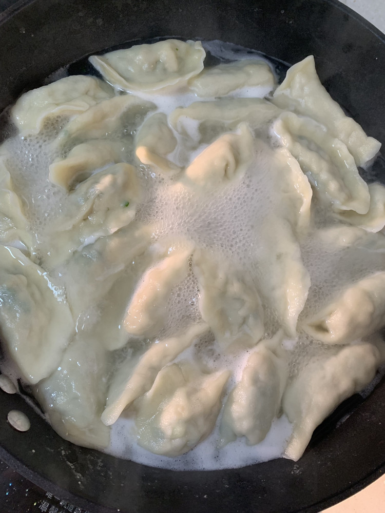 韭菜鸡蛋饺子的做法