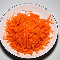 胡萝卜炒牛肉的做法图解1