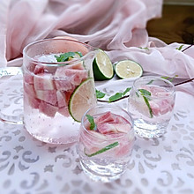 #炎夏消暑就吃「它」#粉红色的夏日冰饮：蜜桃味