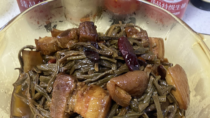红烧肉焖干缸豆