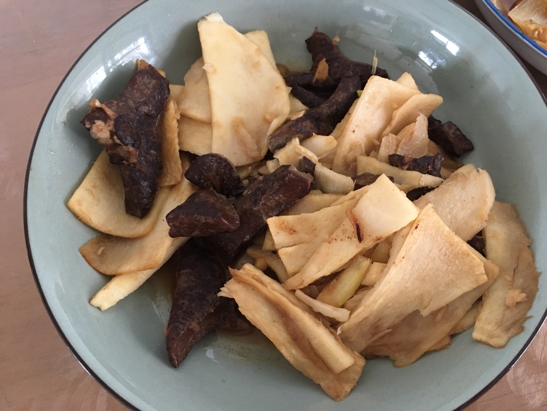 Stir fried pork spleen with bamboo shoots