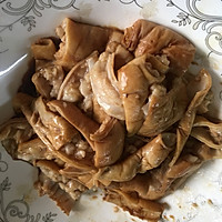 酸菜炒猪肠头的做法图解6