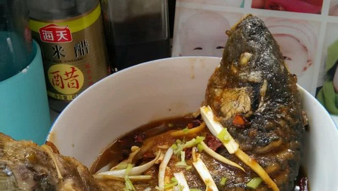 红烧鲤鱼