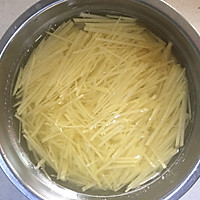 素炒土豆丝的做法图解1