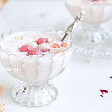 #憋在家里吃什么#玫莓双色小圆子奶昔 | 香浓甜美
