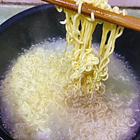 莲花白炒方便面的做法图解3