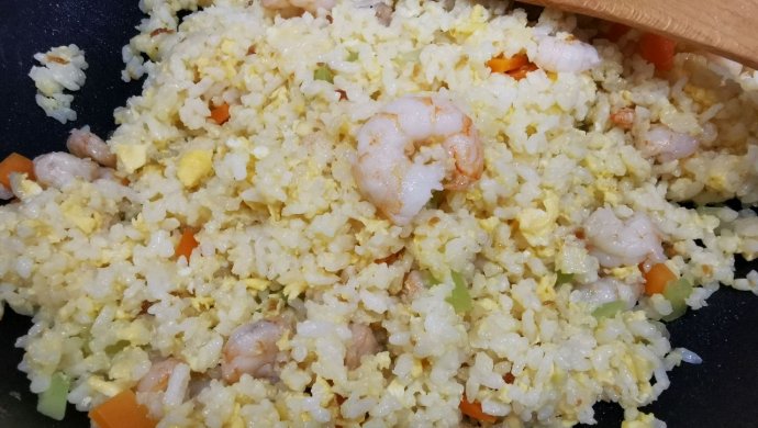 虾仁蛋炒饭