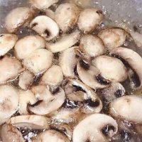 #入秋滋补正当时#清新丝瓜蘑菇汤的做法图解4