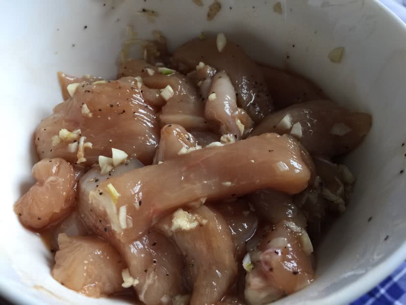 黑胡椒鸡胸的做法图解1