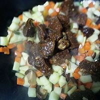 #多力金牌大厨带回家-北京站#胡萝卜香菇土豆牛肉焖饭的做法图解9