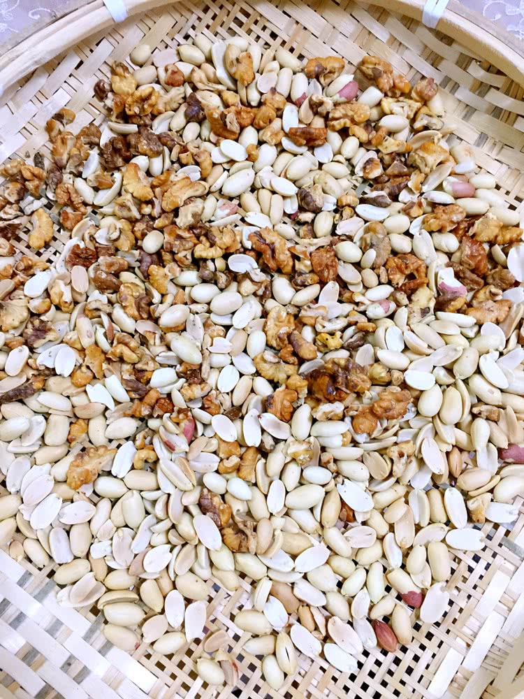 琥珀核桃花生糖的做法图解2