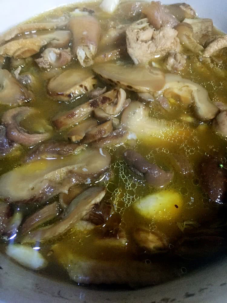 泌阳花菇土鸡煲的做法图解12