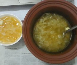 果粒橙银耳莲子汤的做法