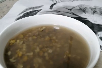 熬绿色的绿豆汤