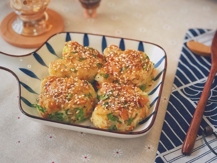 台式肉酥饭团的做法