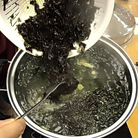 番茄肉丸紫菜汤的做法图解3