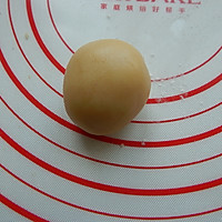莲蓉蛋黄月饼的做法图解4