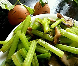 芹菜炒香菇–––快手菜的做法
