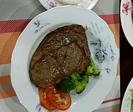 香煎澳洲牛眼肉排的做法