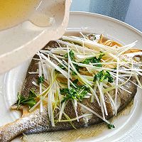 #鸡汁入家宴 感恩正当“食”#清蒸黄花鱼的做法图解7
