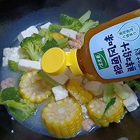 #让每餐蔬菜都营养美味#汤汁鲜美～虾仁玉米豆腐煲的做法图解7