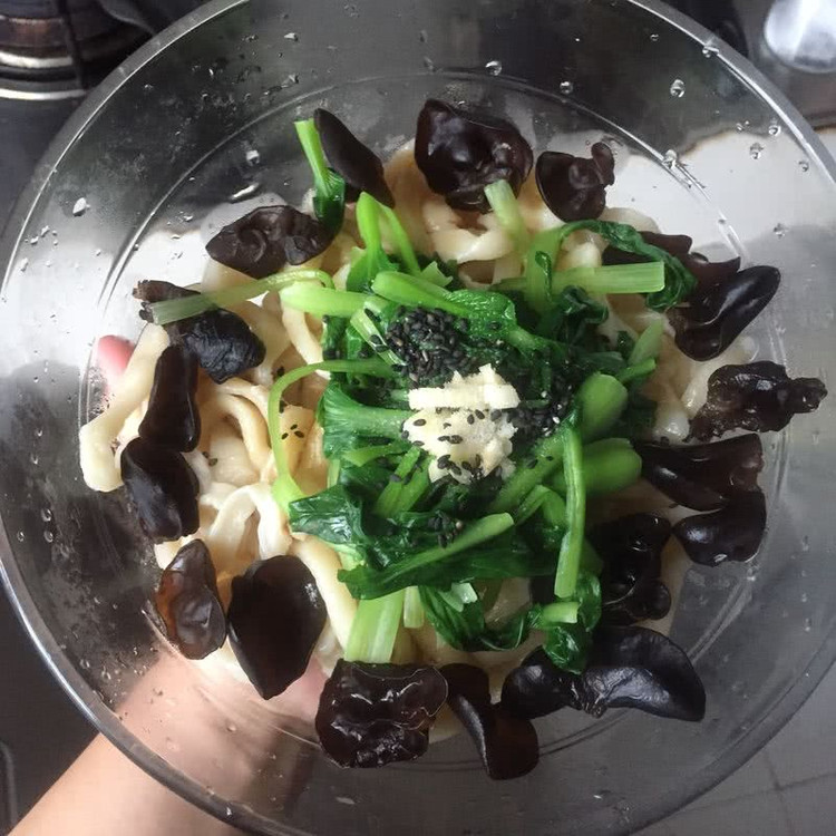 油泼手工拉条子的做法