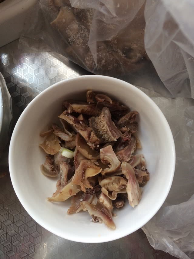 羊肉白菜骨汤面的做法图解2