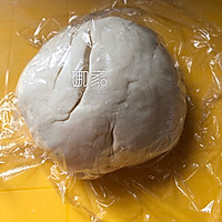 破酥包PK酱肉包的做法图解4