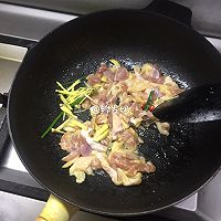 #餐桌上的春日限定#香葱姜丝炒鸡肉的做法图解4