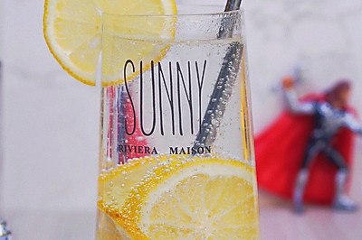 夏日饮品～低卡柠檬气泡水