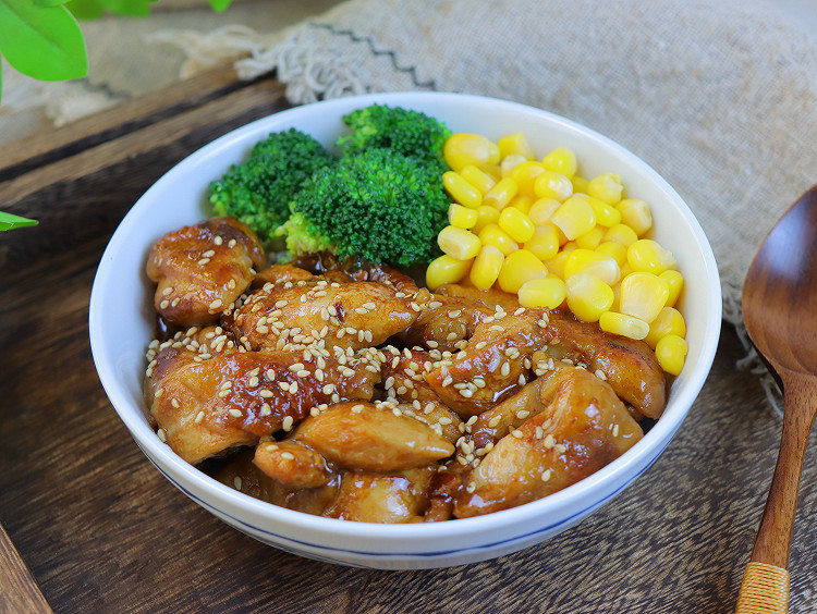 酱香鸡腿饭的做法