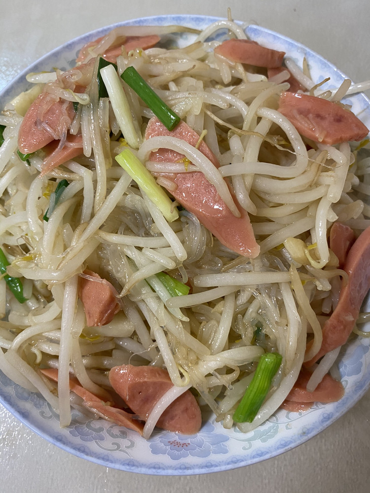 豆芽炒粉丝火腿肠的做法