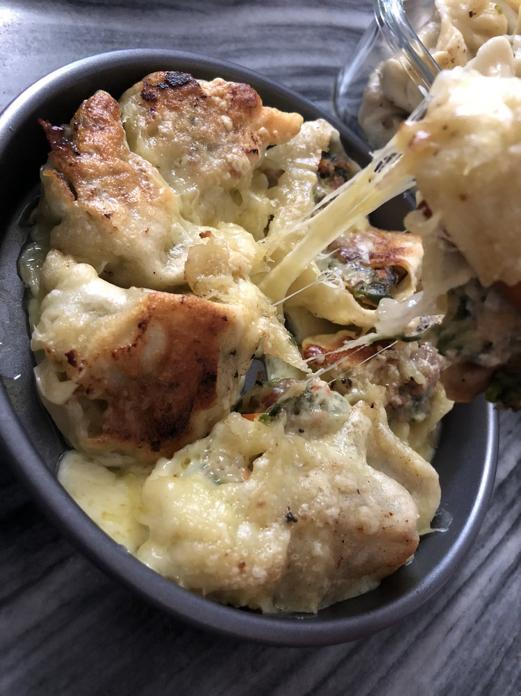 芝士焗饺子（微波炉）的做法