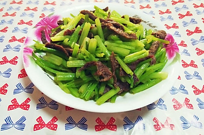 芹菜炒牛肉