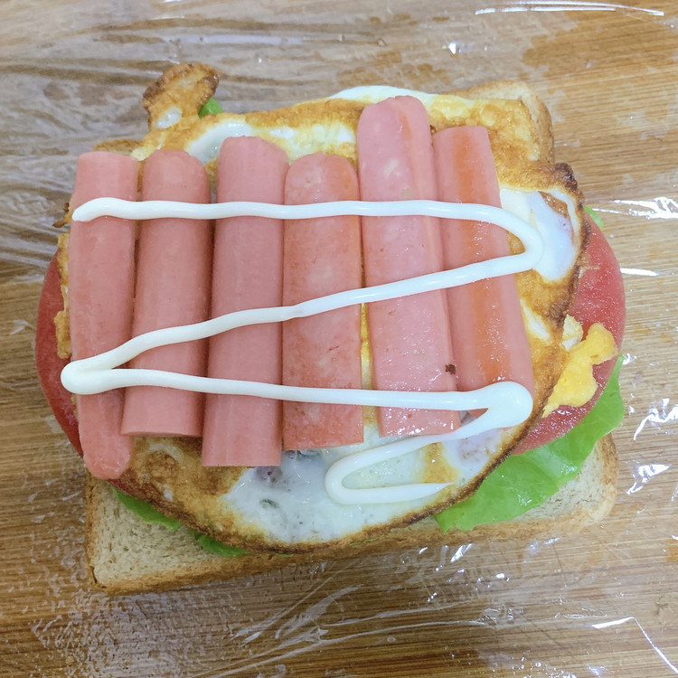 5分钟速成早饭~(主食蛋白质蔬菜啥都有嘿嘿)的做法