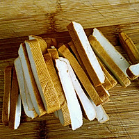 葱油焖茭白豆腐干的做法图解2