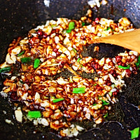 蒜香西葫芦海虹炒木耳的做法图解9