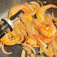 尝试地中海饮食第3天丨洋葱蒜香大虾的做法图解9