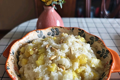 金钻凤梨松仁饭