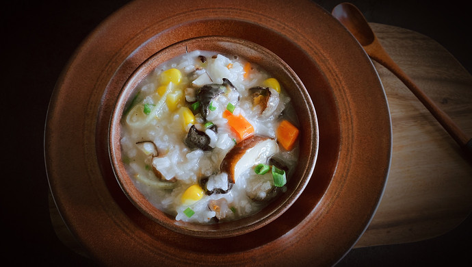 私房菜—胡萝卜玉米香菇海参粥