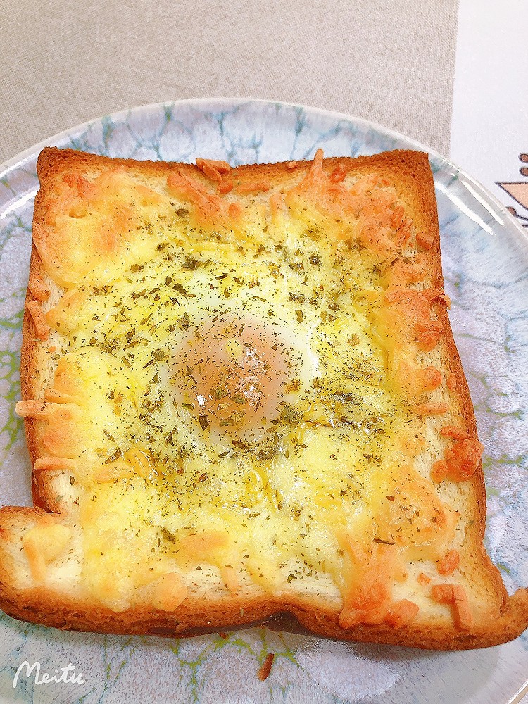 早餐～培根芝士太阳蛋烤吐司的做法