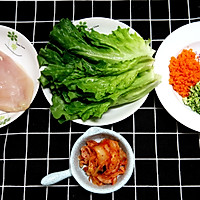 高蛋白轻食套餐：无油鸡胸肉汉堡+黑椒玉米粒+鲜蔬豆腐汤的做法图解2