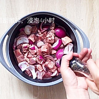 法式红酒炖牛肉（视频菜谱）#520，美食撩动TA的心！#的做法图解3